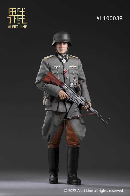 WWII German Cavalry Officer - Alert Line 1/6 Scale Figure