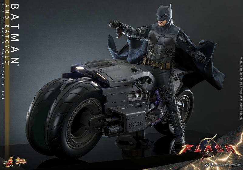 Batman And Batcycle - The Flash - Hot Toys MMS705 1/6 Scale Figure