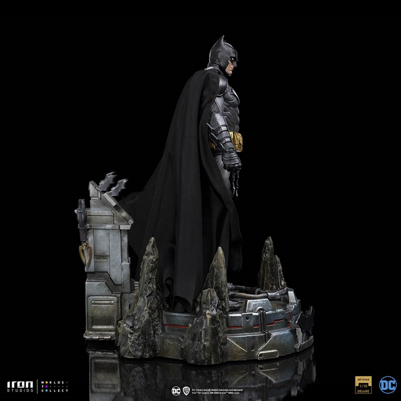 Batman Unleashed Deluxe - DC Comics - Iron Studios 1/10 Scale Statue