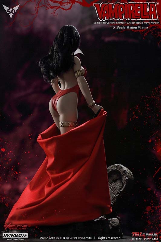 Vampirella - Caroline Munro 50th Anniversary Edition Exclusive