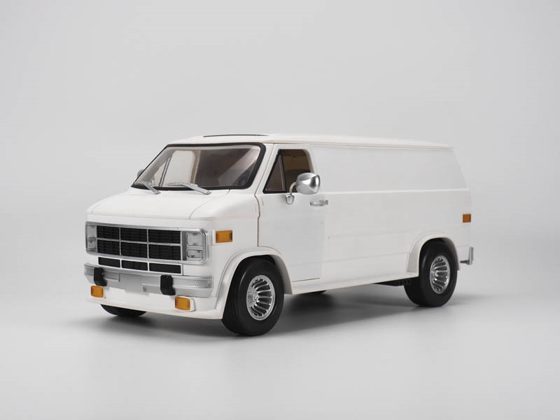 Economical Van in White - Ramen Toys 1/12 Scale Vehicle Accessory