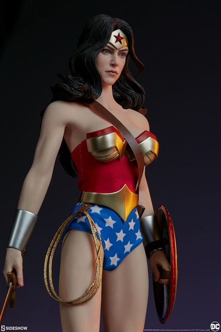 Wonder Woman Sixth Scale Figure