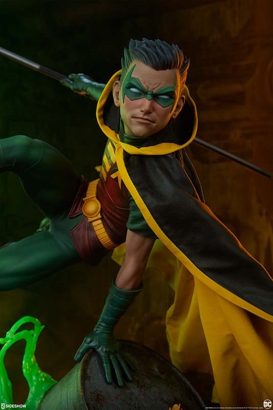 Robin - DC Comics - Premium Format - Sideshow Collectibles